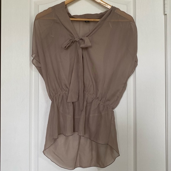Streetwear Society Tan Blouse with Bow Size S - Picture 2 of 5